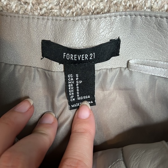 Mini leather skirt - Picture 3 of 4